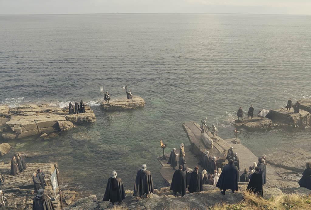 The goal was to create a dirtier, grungier and dustier environment than Game of Thrones, which occurs 130 years later. 