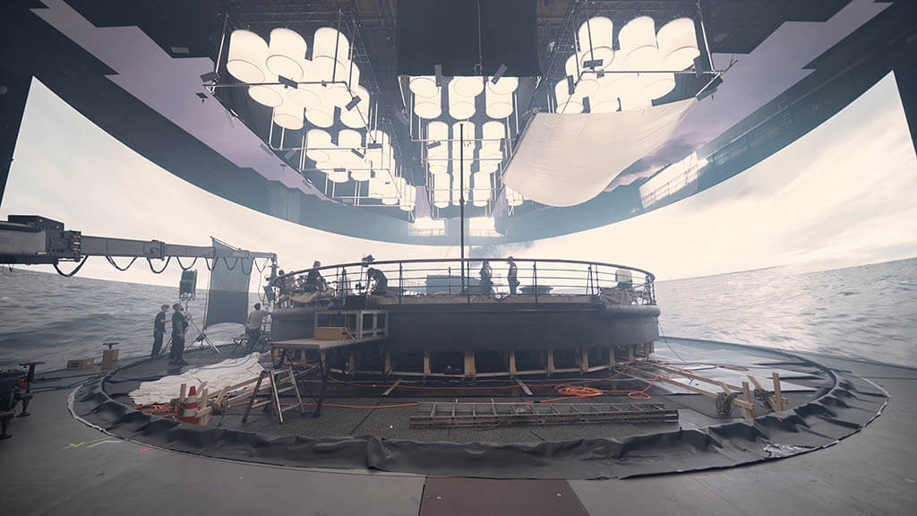 Reducing the need to redress sets for different setups was a rotating turntable that could be rotated 360 degrees within two minutes. 