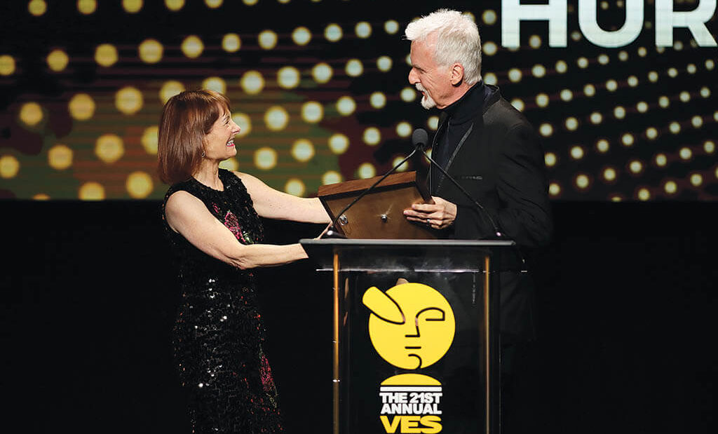 Jim Cameron presents Hurd with the VES Lifetime Achievement Award.