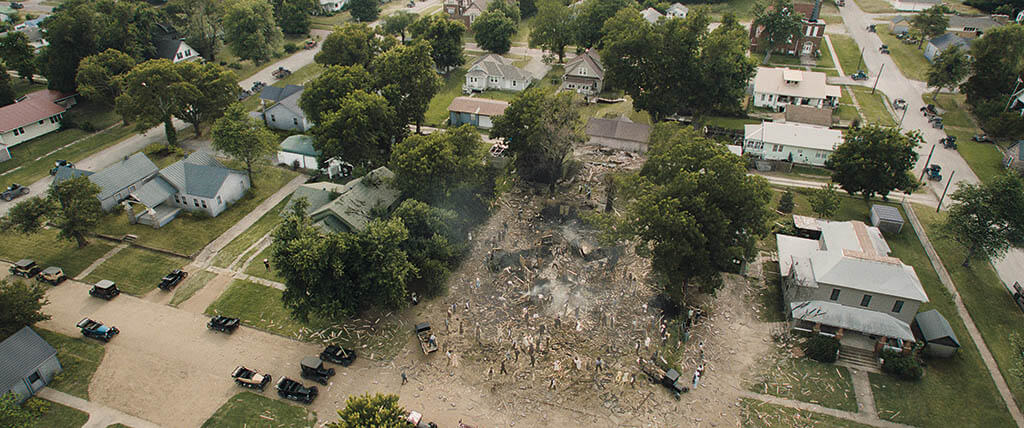 Plate photography of the house explosion by Cinematographer Rodrigo Prieto and the final image produced by ILM. (Photo: Melinda Sue Gordon)