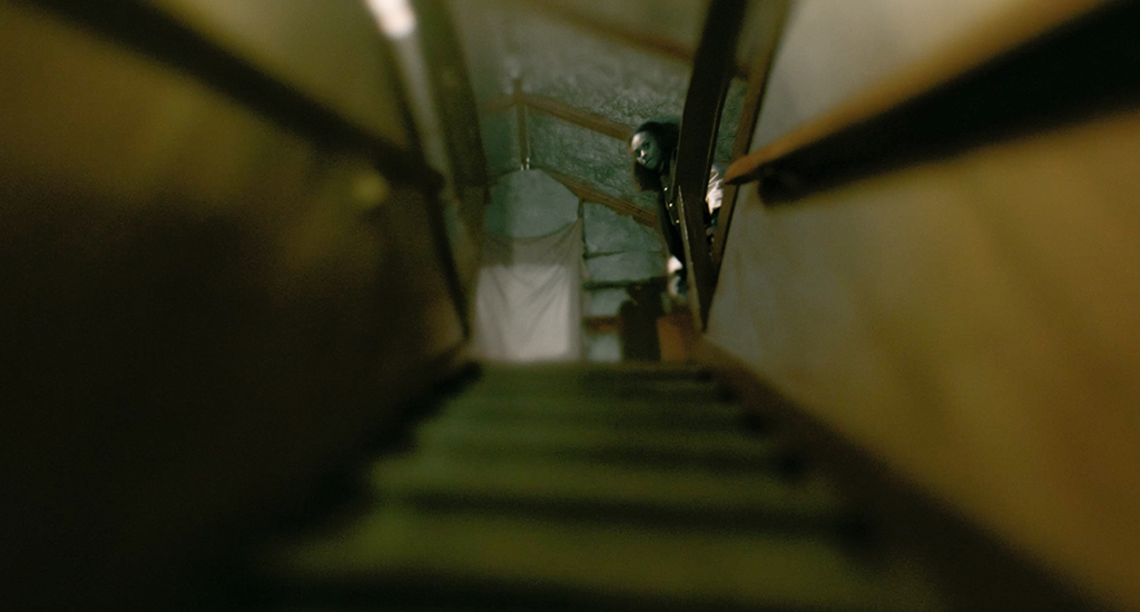 The flashbacks that merge into reality were treated as if a cinematographer had placed a Lensbaby on the camera. 